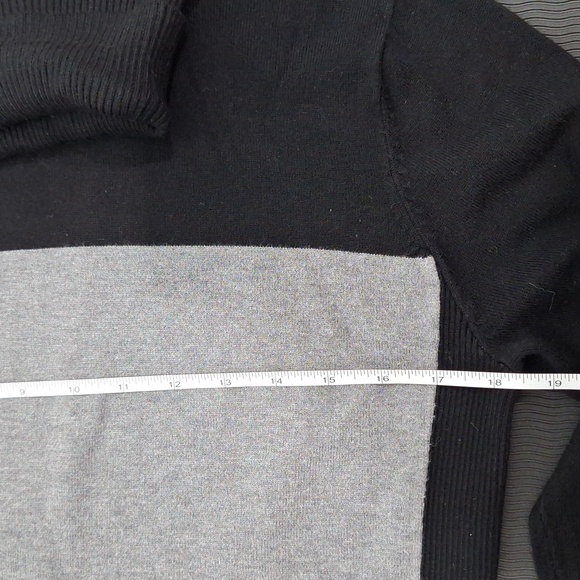 JOSEPH A Black and Grey Color Block Turtleneck Long Sleeve Sweater - Picture 8 of 10